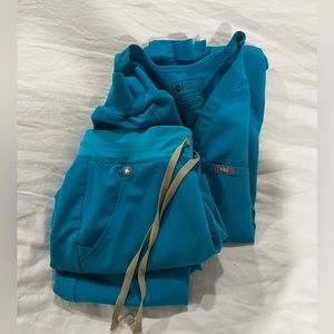 Figs scrub set in teal!